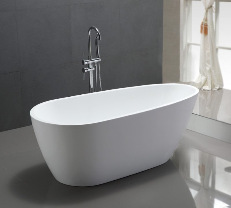 68 Inch White Acrylic Freestanding Tub