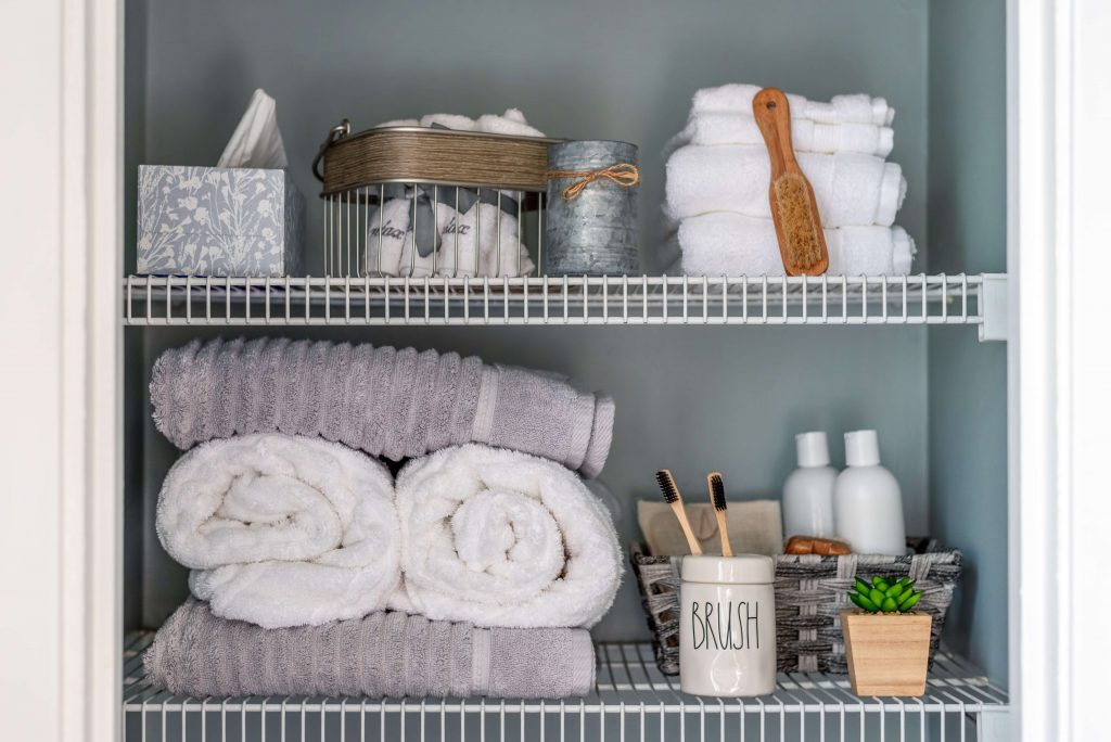 bathroom shelf storage organization