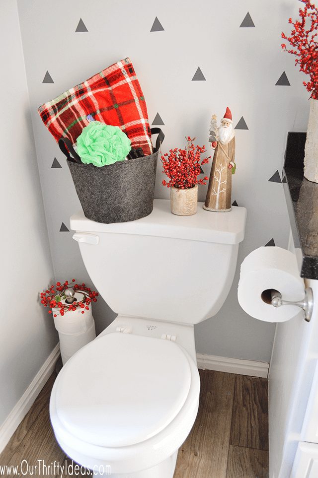 Christmas bathroom toilet decorating ideas